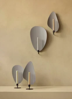 Audo Copenhagen Flambeau väggkandelaber, 40 cm, bronsfärgad mässing - grå