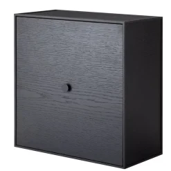 Audo Copenhagen Frame 42 låda med dörr, svartbetsad ask