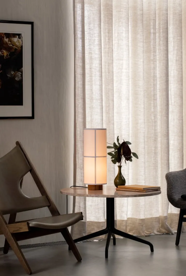 Audo Copenhagen Harbour Column soffbord, 80 cm, svart bas - Eztremoz-marmor