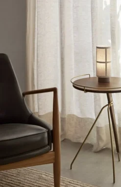 Audo Copenhagen Hashira bärbar bordslampa, rå linne