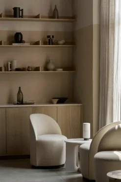 Audo Copenhagen Hashira bärbar bordslampa, rå linne