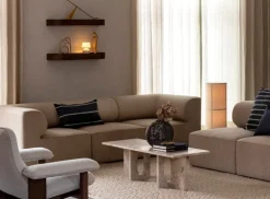 Audo Copenhagen Hashira golvlampa, rå linne