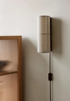 Audo Copenhagen Hashira vägglampa, rå linne