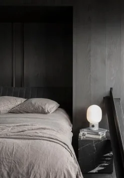 Audo Copenhagen JWDA bordslampa, stor, vit marmor