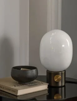 Audo Copenhagen JWDA bordslampa, bronserad mässing