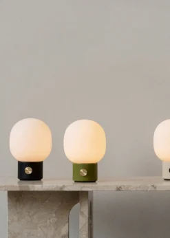 Audo Copenhagen JWDA bärbar bordslampa, alabaster vit