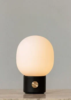 Audo Copenhagen JWDA bärbar bordslampa, svart