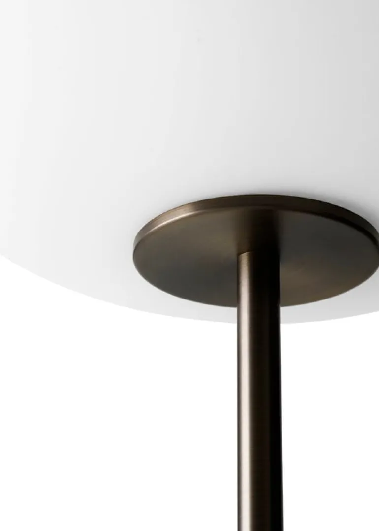 Audo Copenhagen JWDA golvlampa, vit marmor - bronserad mässing