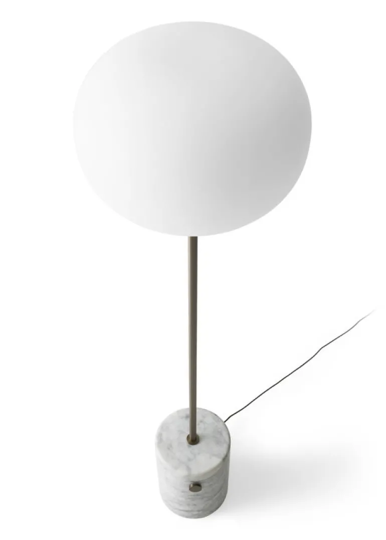 Audo Copenhagen JWDA golvlampa, vit marmor - bronserad mässing