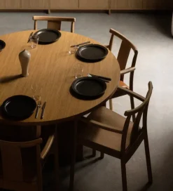 Audo Copenhagen Merkur matstol med armstöd, ek