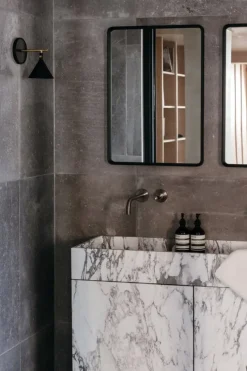 Audo Copenhagen Norm väggspegel, rektangulär, 50 x 70 cm, svart