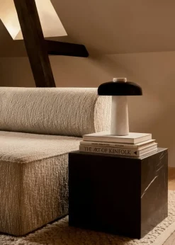 Audo Copenhagen Omvänd bordslampa, svart - carrara marmor