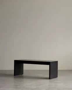 Audo Copenhagen Plinth Bridge bord, svart Marquina-marmor