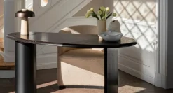 Audo Copenhagen Reverse bordslampa, bronserad mässing - travertin