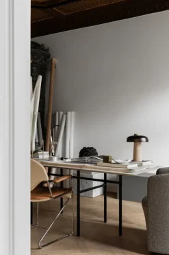 Audo Copenhagen Reverse bordslampa, bronserad mässing - travertin