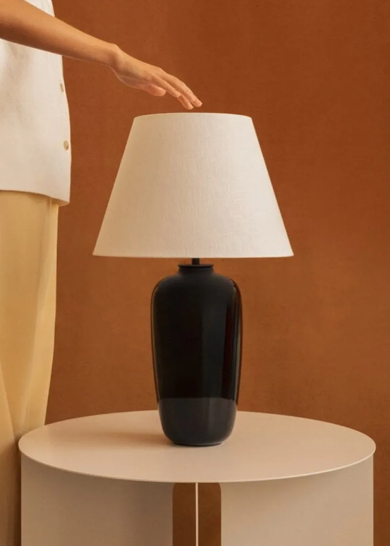 Audo Copenhagen Torso bordslampa, 57 cm, svart - off-white