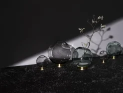 AYTM Globe vas, medium, grön - guld