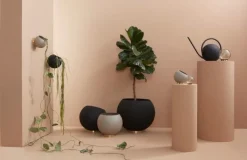 AYTM Globe väggblomkruka, S, taupe