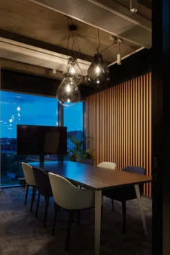 Bomma Tim pendel, medium, rök - svart