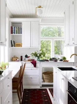 Cozy Publishing Happy Homes: White Walls