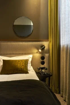 DCWéditions Biny Spot vägglampa med pinne, svart