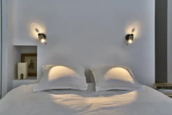 DCWéditions Biny Spot vägglampa med spak och knapp, svart - nickel