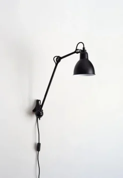 DCWéditions Lampe Gras 222 vägglampa, rund skärm, svart