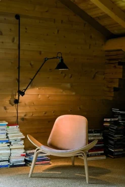 DCWéditions Lampe Gras 214 vägglampa, konisk skärm, svart - koppar på insida