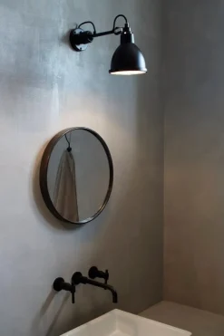 DCWéditions Lampe Gras 304 vägglampa för badrum, rund skärm, svart