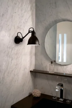 DCWéditions Lampe Gras 304 vägglampa för badrum, rund skärm, svart