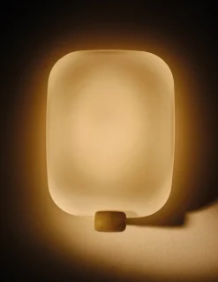 DCWéditions Light Me Tender Vertical vägglampa, mässing