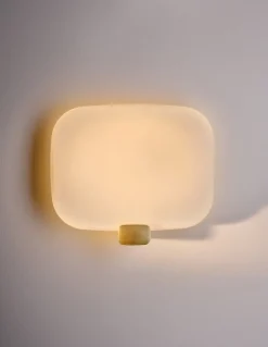 DCWéditions Light Me Tender Horizontal vägglampa, mässing