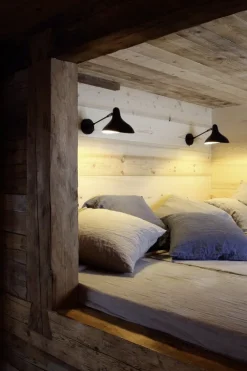 DCWéditions Mantis BS5 vägglampa med knapp, svart