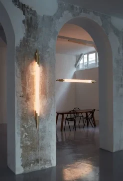 DCWéditions Org 1500 vägglampa, guld