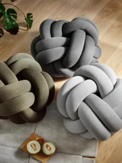 Design House Stockholm Knot kudde, XL, skogsgrön