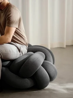 Design House Stockholm Knot kudde, XL, grå