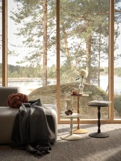 Design House Stockholm Pedestal sidobord, svart