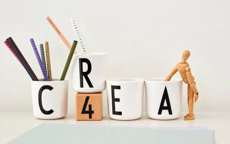 Design Letters Arne Jacobsen barnmugg, Ecozen, A-Ö