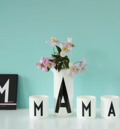 Design Letters Arne Jacobsen porslinsmugg, vit, A-Z