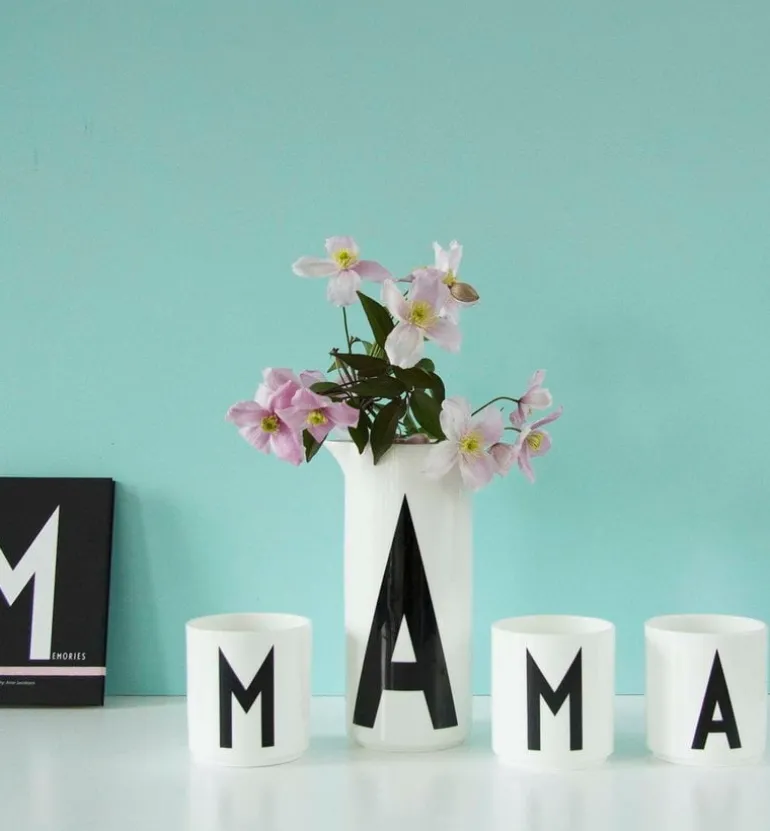 Design Letters Arne Jacobsen porslinsmugg, vit, A-Z