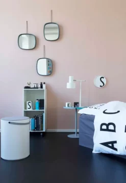 Design Letters Arne Jacobsen porslinsmugg, vit, A-Z