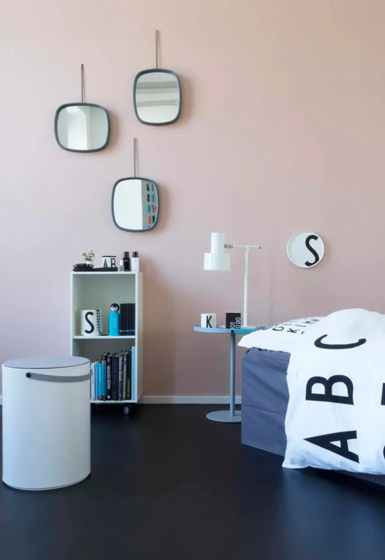 Design Letters Arne Jacobsen porslinsmugg, vit, A-Z