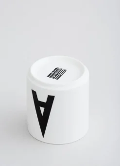 Design Letters Arne Jacobsen porslinsmugg, vit, A-Z