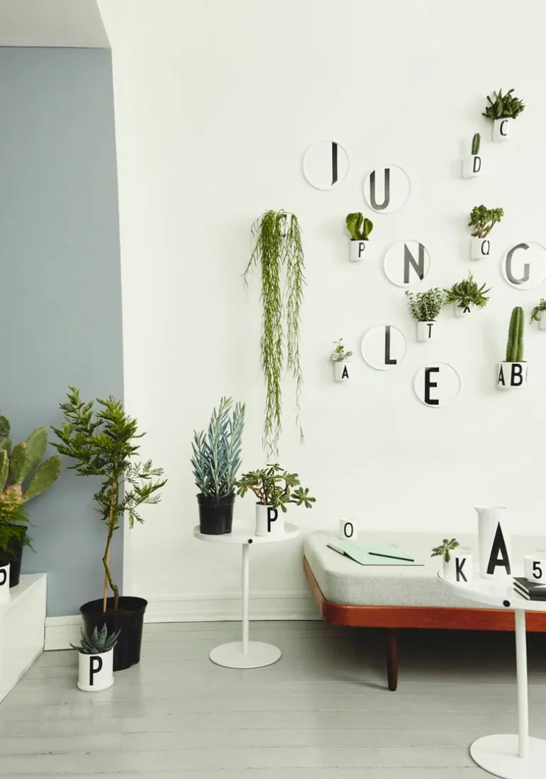 Design Letters Arne Jacobsen porslinsmugg, vit, A-Z