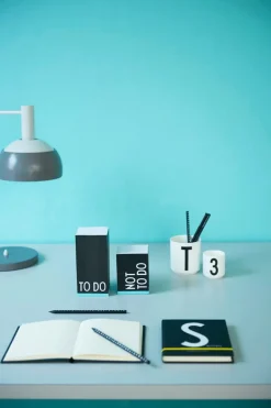 Design Letters Arne Jacobsen porslinsmugg, vit, A-Z