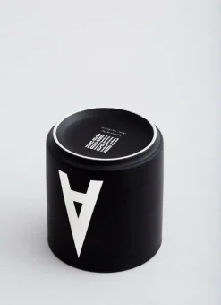 Design Letters Arne Jacobsen porslinsmugg, svart, A-Z