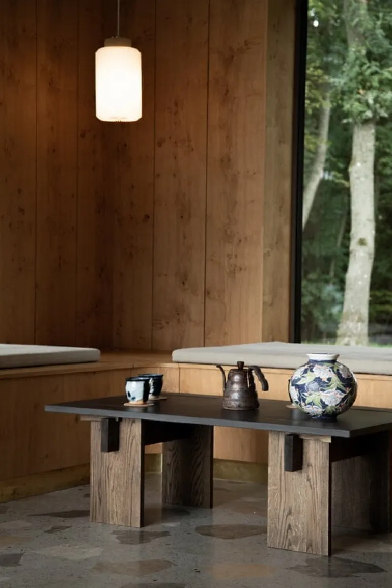 Eberhart Furniture Arnold soffbord, mörk betong - mörk ek