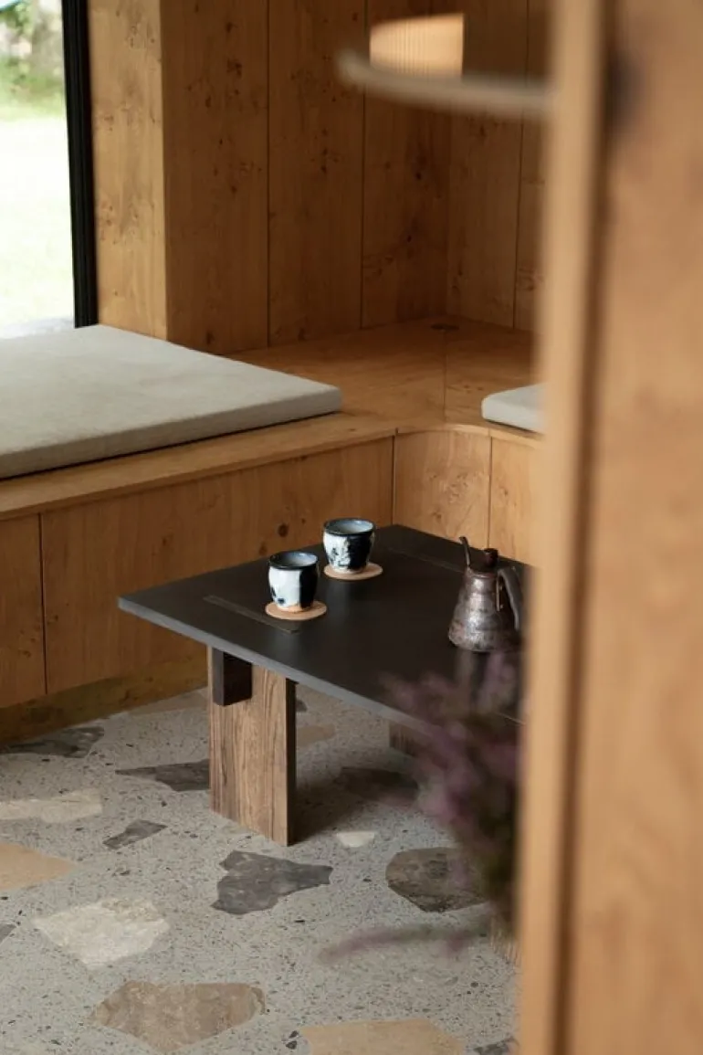 Eberhart Furniture Arnold soffbord, mörk betong - mörk ek