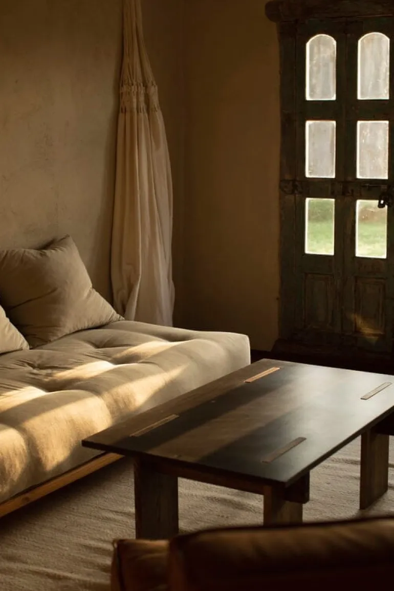 Eberhart Furniture Arnold soffbord, mörk betong - mörk ek