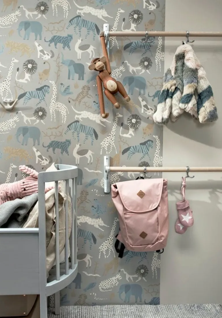 Essem Design Nostalgi klädhängare, 100 cm, svartbetsad ek - svart